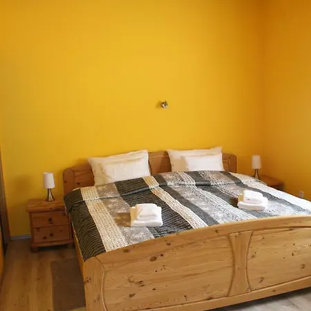 Guest house Kedvenc Vendeghaz *