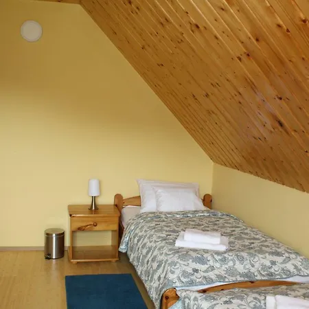 Kedvenc Vendeghaz 4* מישקולץ