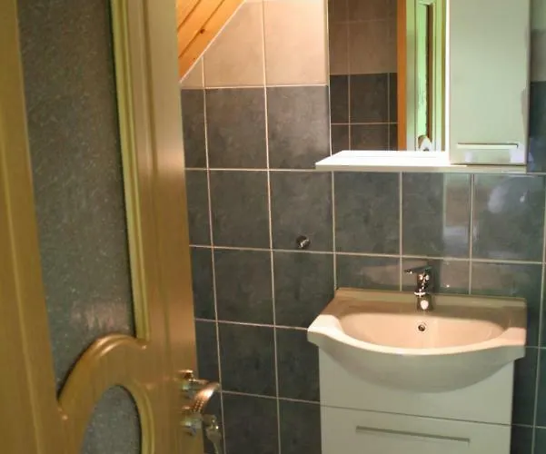 Kedvenc Vendeghaz 4* מישקולץ