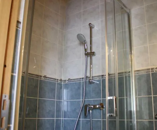 Kedvenc Vendeghaz מישקולץ