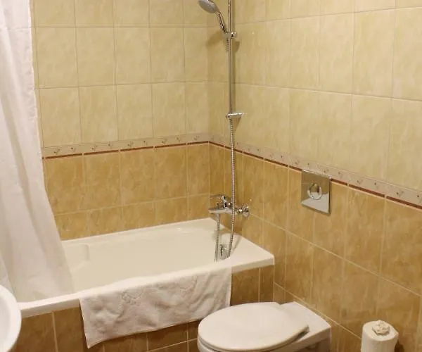 Kedvenc Vendeghaz בית הארחה מישקולץ